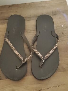 American Eagle Outfitters Brown Braided-Trim Flip Flop Sandals